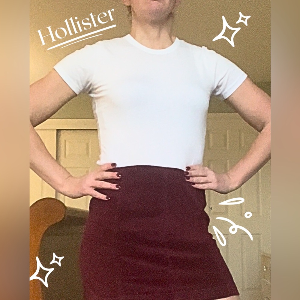 Hollister Fitted White Tee – Size XS